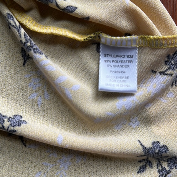 🌻🌻Adrienne Vittadini Short Sleeved Top🌻🌻 - Picture 8 of 8